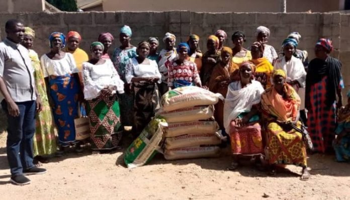 Bishop of Kontagora Donates Cash & Food Items