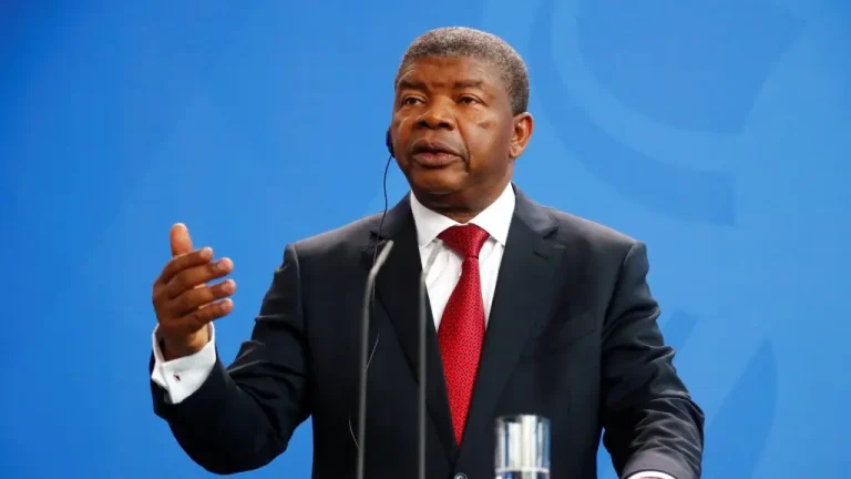 Angolan President Encourages Palancas Negras