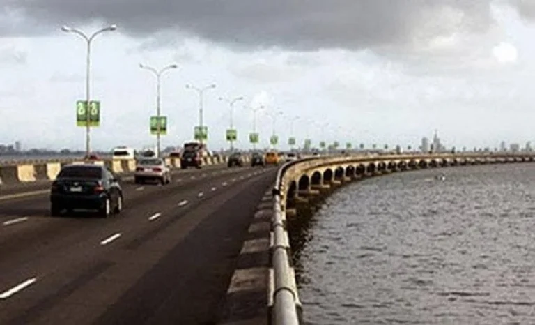 Accident on Third Mainland Bridge Throws Passengers into Lagoon