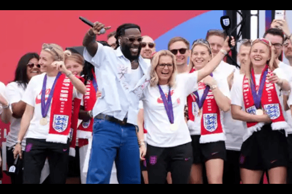 Burna Boy Performs at Buckingham Palace